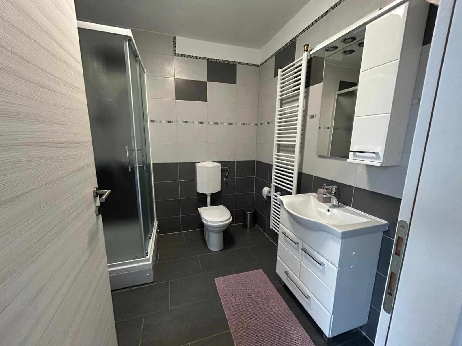 Studio Apartman Marta 科雷尼察 外观 照片